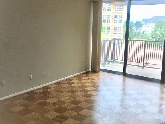 3rd image of 4 Monroe St APT 605