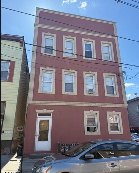 236 John St — Photo 1