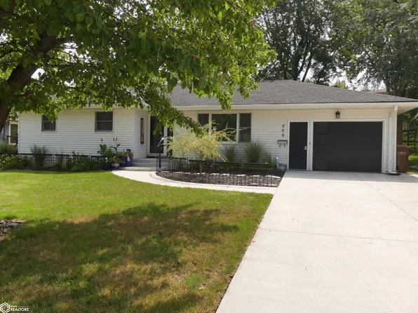 209 Southgate Rd, Carroll, IA 51401