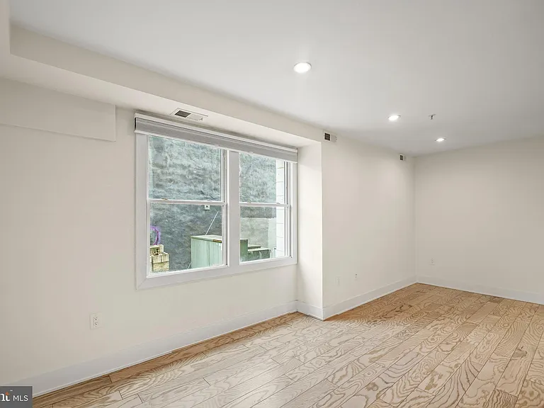2101 11th St NW #103 — Photo 16