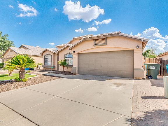 3rd image of 2811 E Rockwood Dr