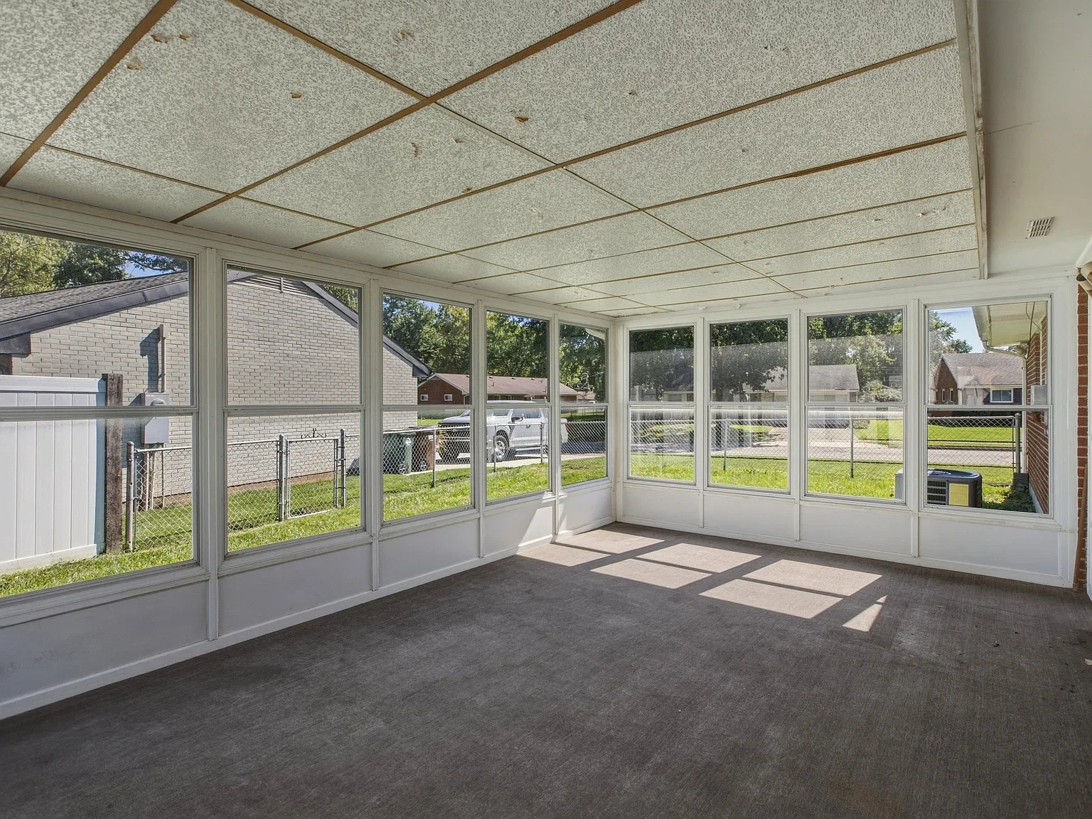 3 bed, 1394 sqft, $1,950 — Photo 4