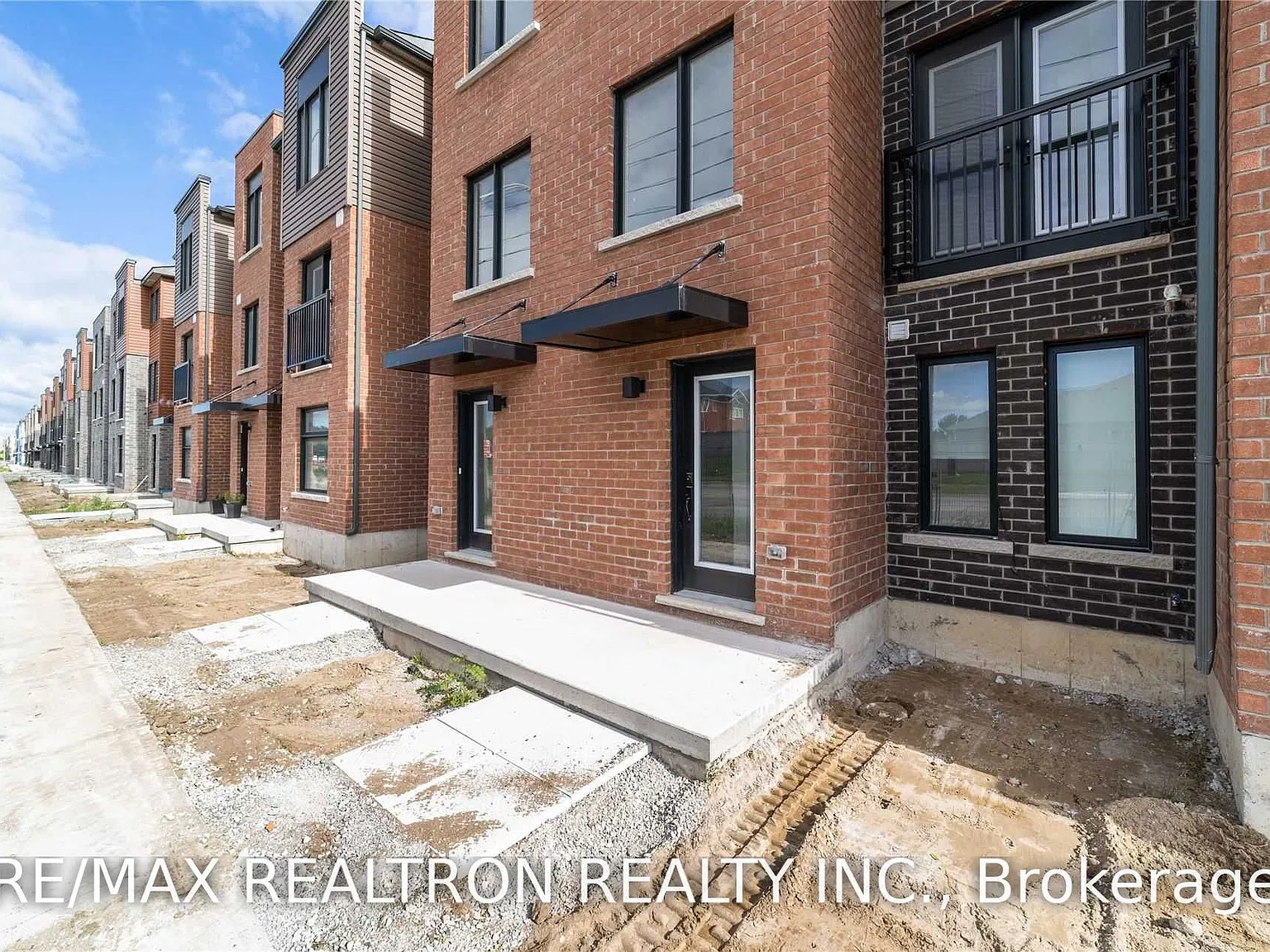 3 bed, $2,400 — Photo 2