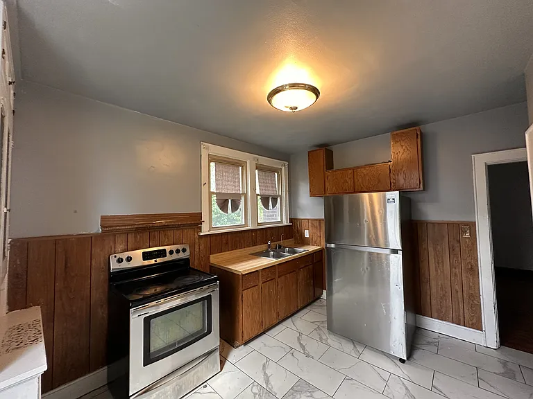 9445 Reading Rd — Photo 4