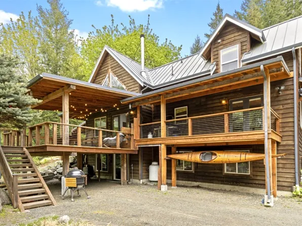 461 E Coulter Creek Road, Belfair, WA 98528