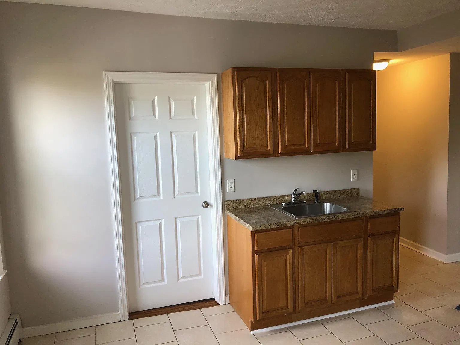 3 bed, 900 sqft, $1,500 — Photo 4