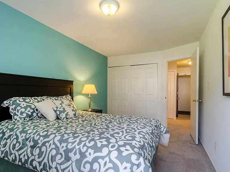 Edgewood Park Apartments — Photo 6