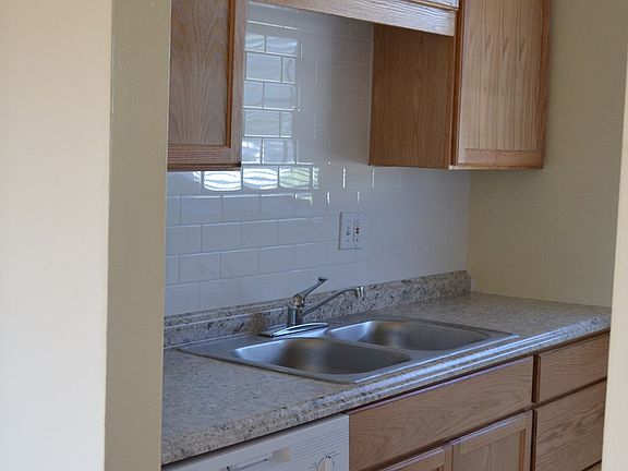 4th image of 1060 Jasper St APT 19