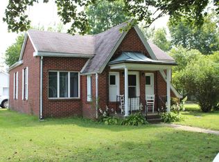 657 Loomis Ln, Carlinville, IL 62626