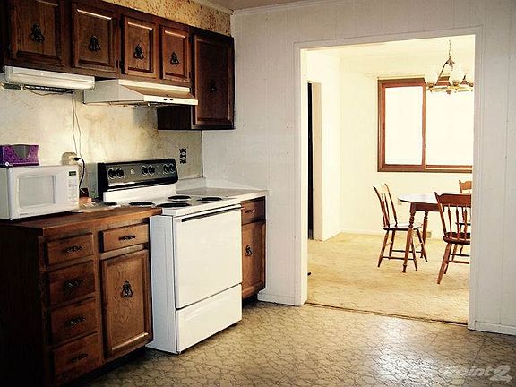 Larson Kitchen to Dining 1
