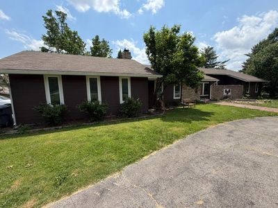 11709 W Harmony Ln, Olathe, KS, 66062