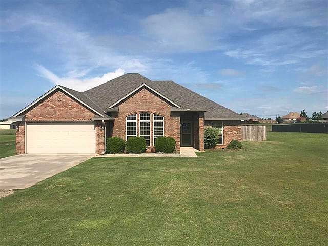 1st image of 27 NE Lily Lamb Rd