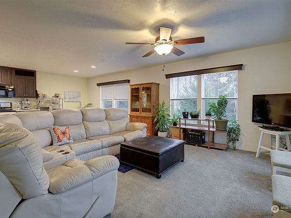 2nd image of 749 Edgewood Avenue NE