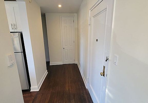4th image of 22-03 76th St #C-1