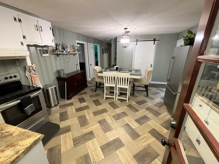308 Pace St — Photo 5