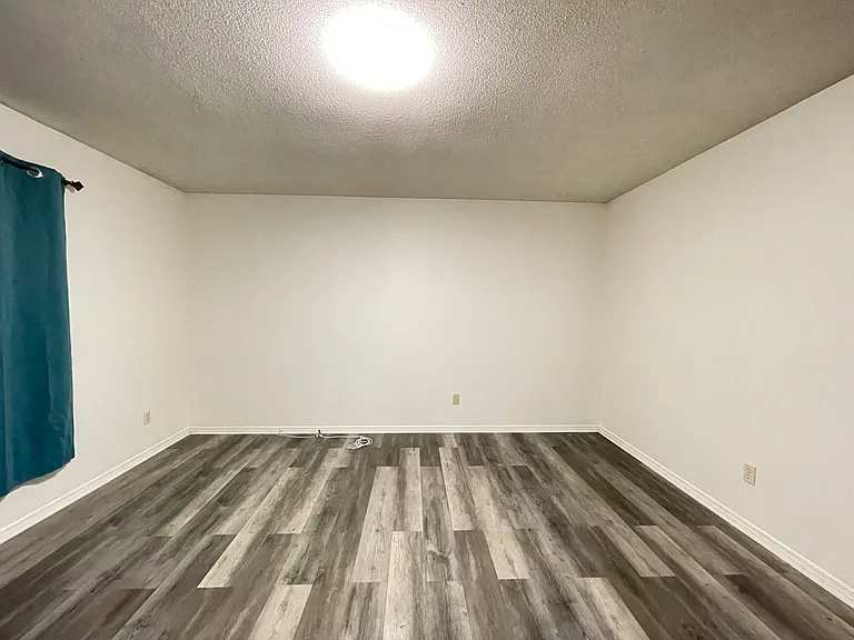 1960 Seven Pines Dr — Photo 23