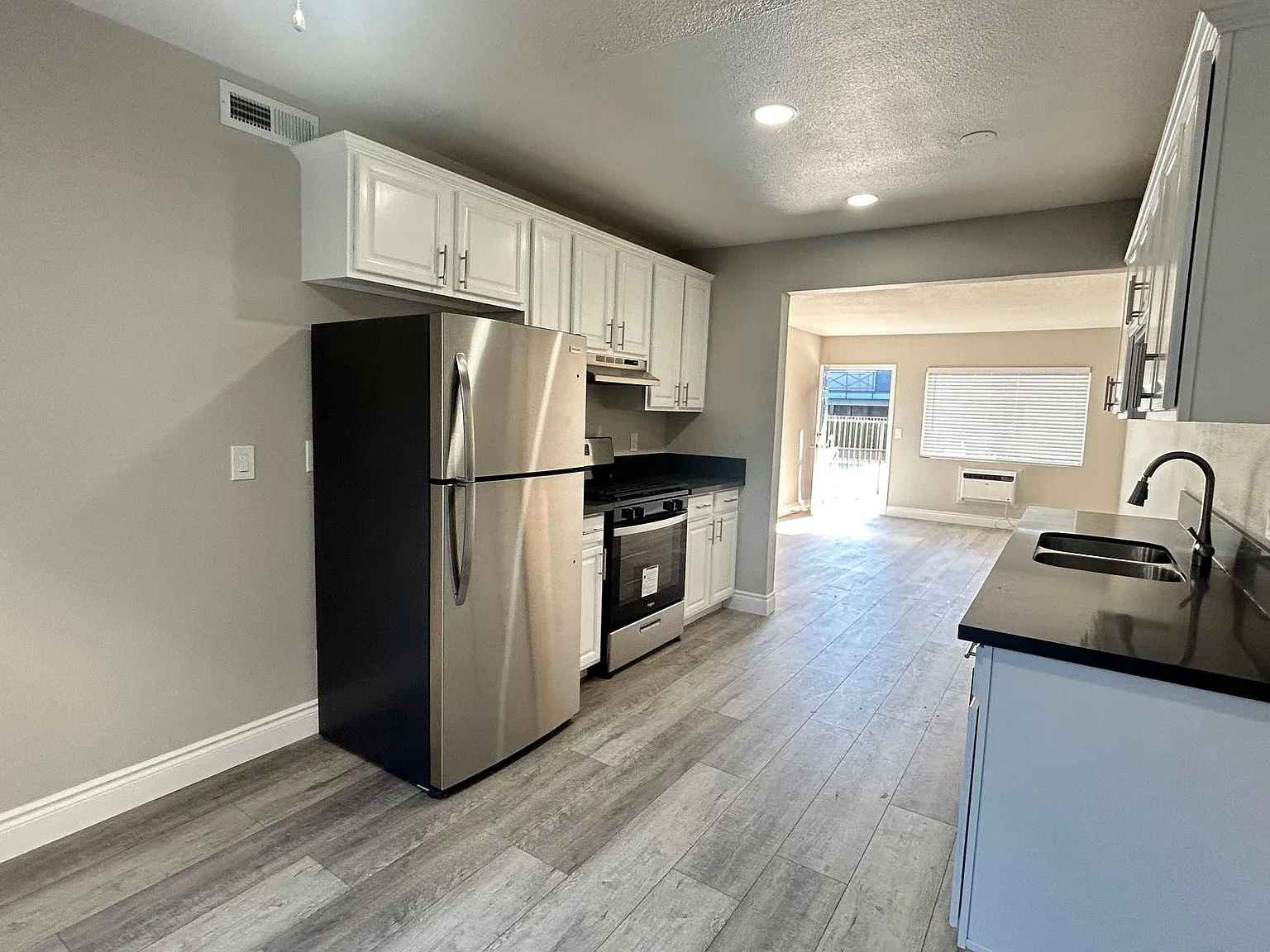 Palm View Apartments in Azusa — Photo 2