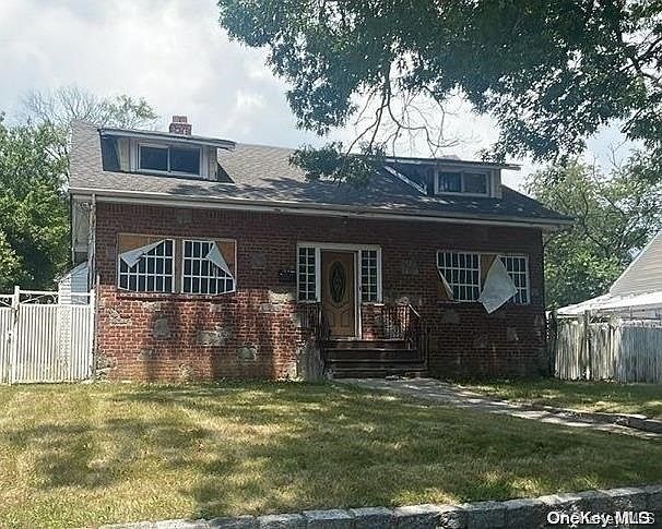 1st image of 152 Evans Avenue