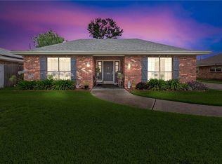 35 Edgewood Dr, Destrehan, LA 70047