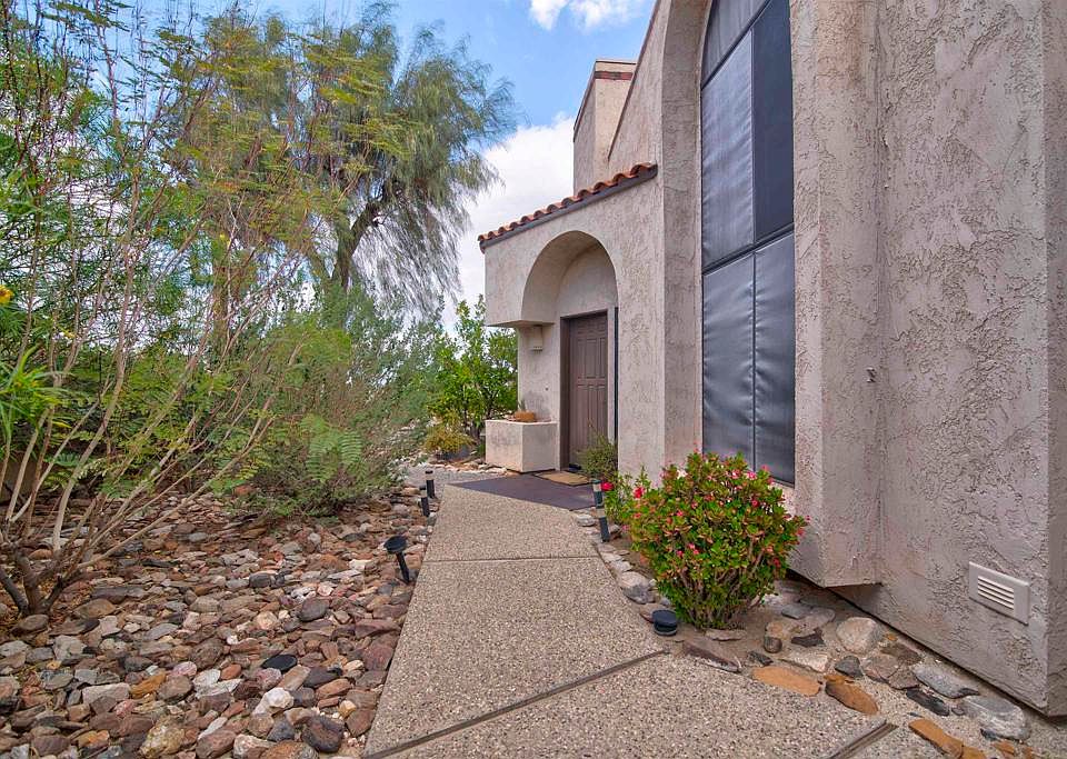 1st image of 4653 Desert Vista Dr
