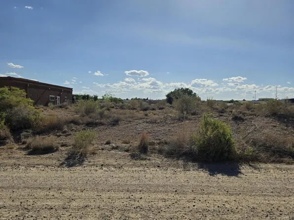 709 7th St NE, Rio Rancho, NM 87124