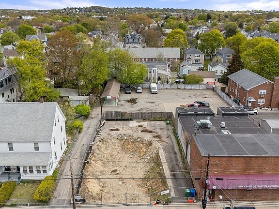 3rd image of 194 Adams St