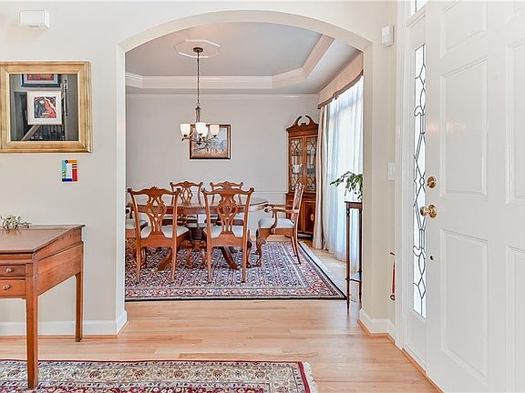 3rd image of 3308 Fieldwood Dr SE