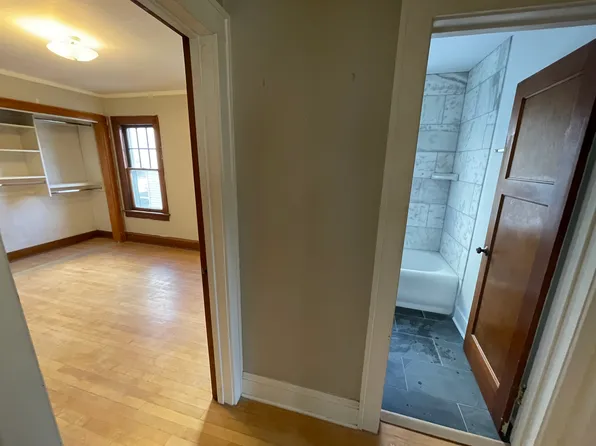 932 N 68th St, Wauwatosa, WI 53213
