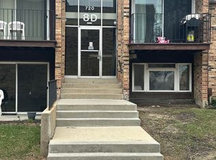 720 Hill Dr #8-303, Hoffman Estates, IL 60169