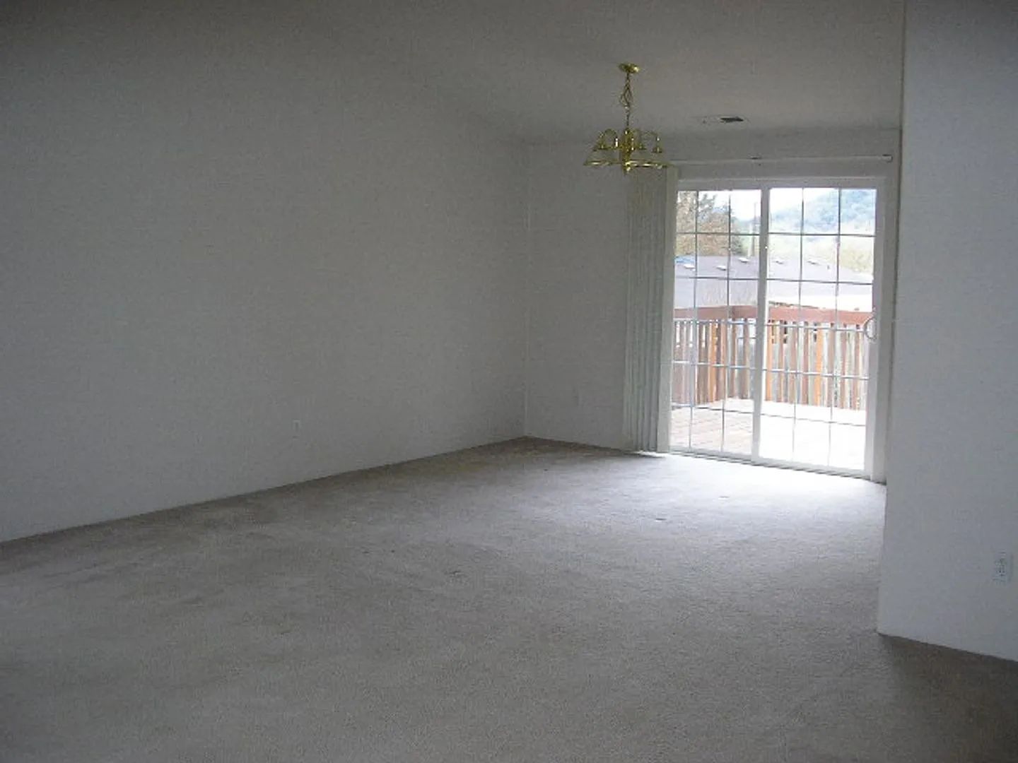 Nice 3 Bedroom Home in Green! — Photo 4