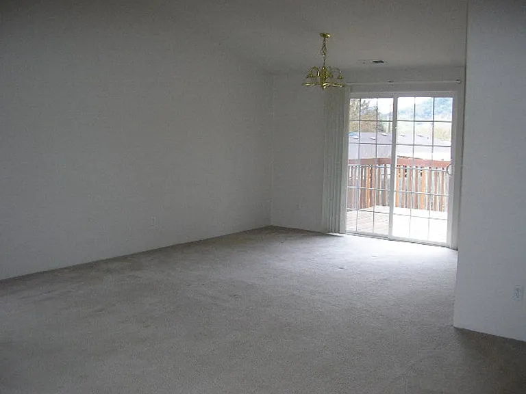 370 Rolling Hills Rd — Photo 4