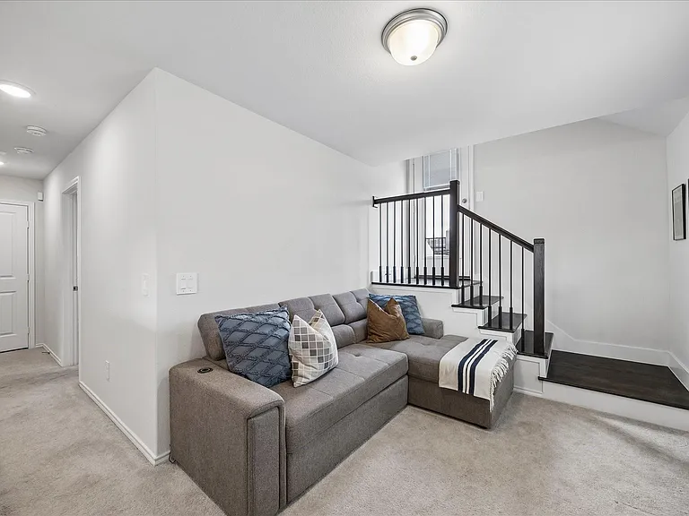 4026 Delta Rose St — Photo 20