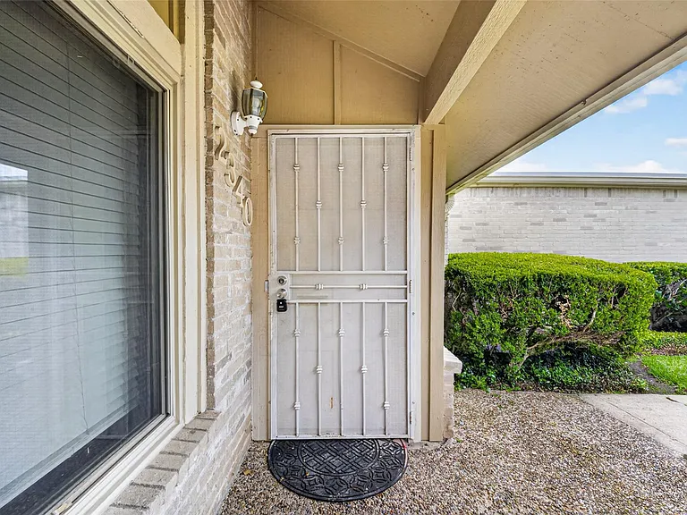 2340 Woodland Park Dr #113 — Photo 5