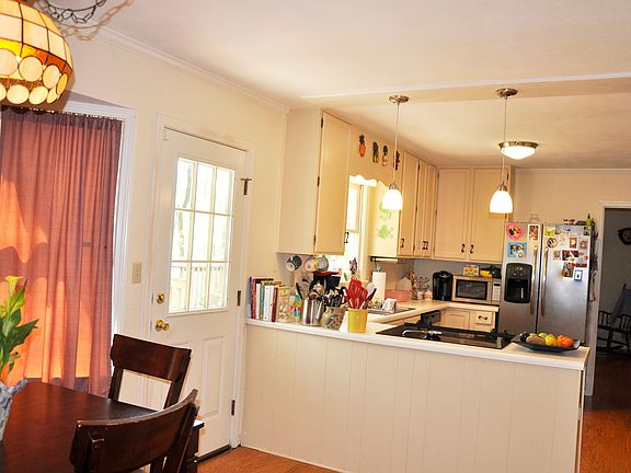 3rd image of 6211 37th Ct NE