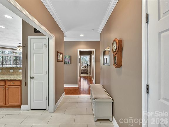 4th image of 8665 Edinburgh Square Dr