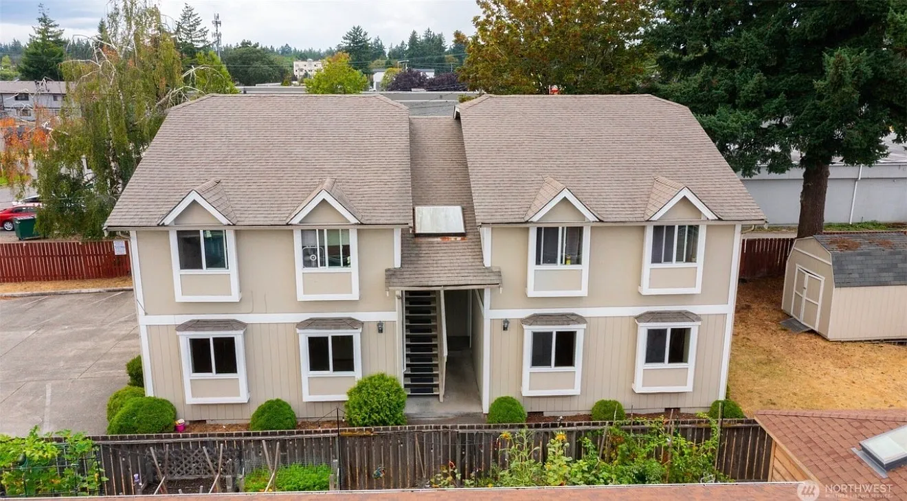 2 bed, 900 sqft, $1,750 — Photo 1