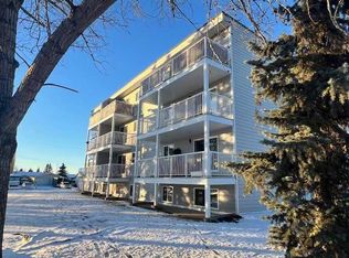 5418 E 52nd St #205, Camrose, AB T4V 4A6