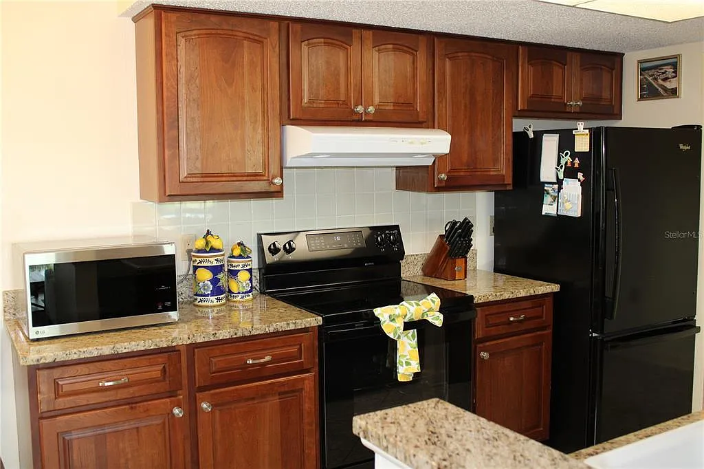 2 bed, 2.0 bath, 1240 sqft, $3,500 — Photo 4