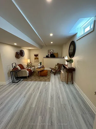248 Crossland Gate #2 Photo 1
