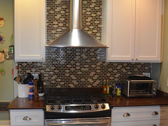 Kitchen includes dual fuel stove/oven