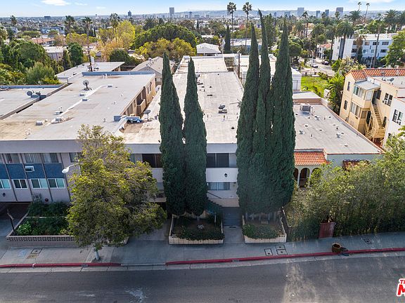 3rd image of 7654 Fountain Ave