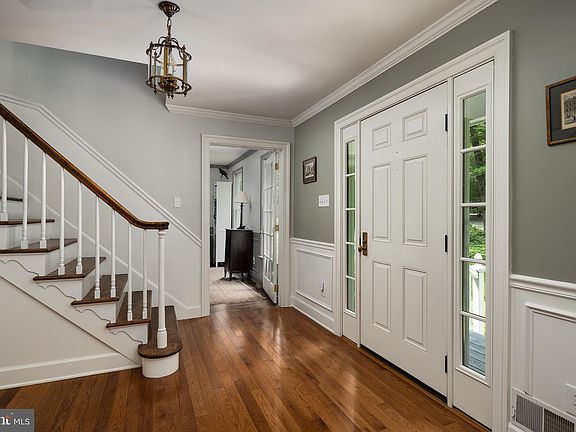 3rd image of 8109 Wildflower Dr