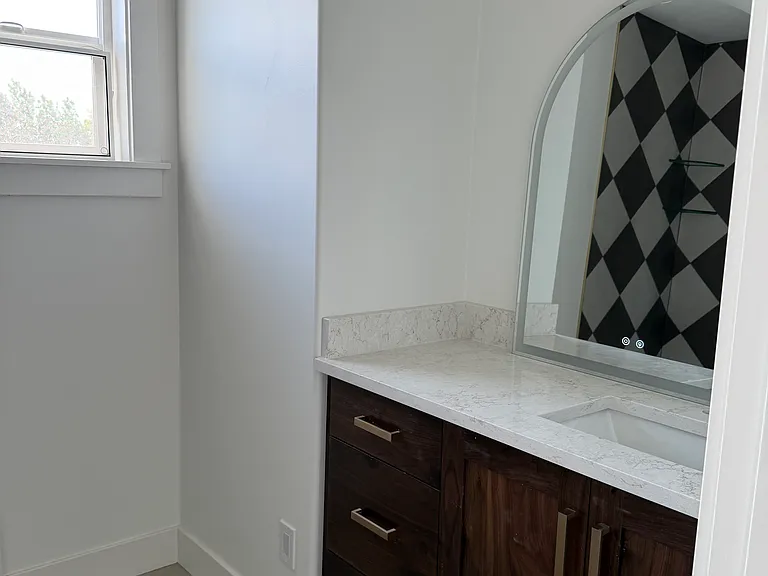 266 S 1400 W — Photo 6