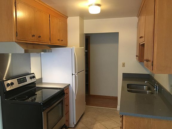 2nd image of 1955 Marshall Ave APT 6