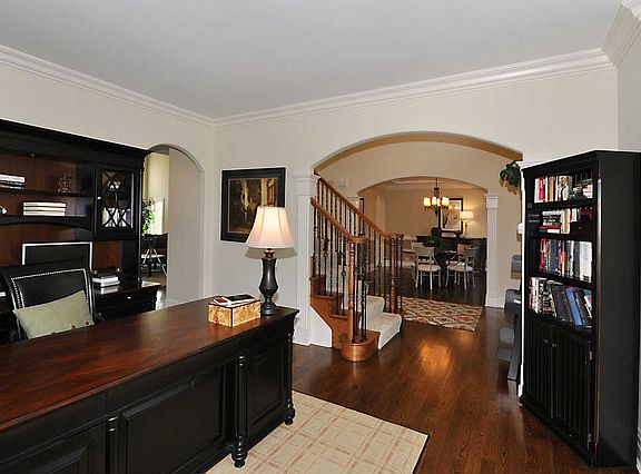 4th image of 5 W Peter Ln