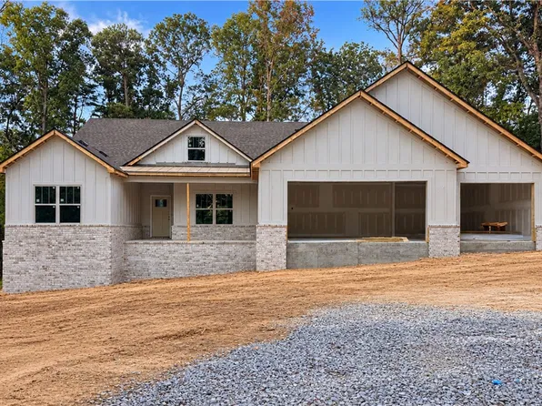 5530 New Watermelon Rd, Tuscaloosa, AL 35406