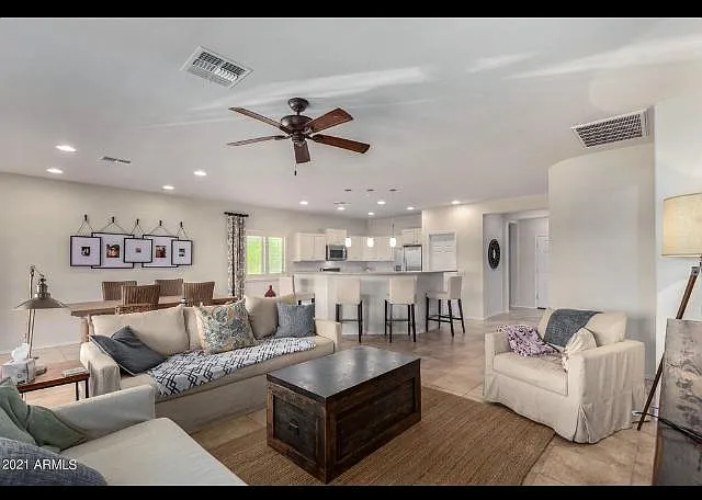 6533 W Congressional Way — Photo 2