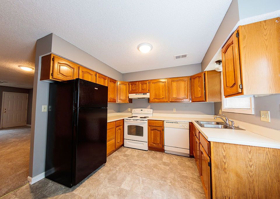 1st image of 700-763 SW Lemans Ln #10792266