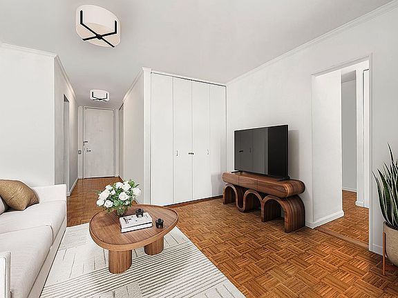 4th image of 45 W 67th St APT 8D