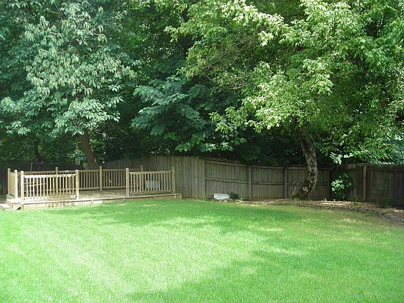 4th image of 70 Chapel Creek Dr